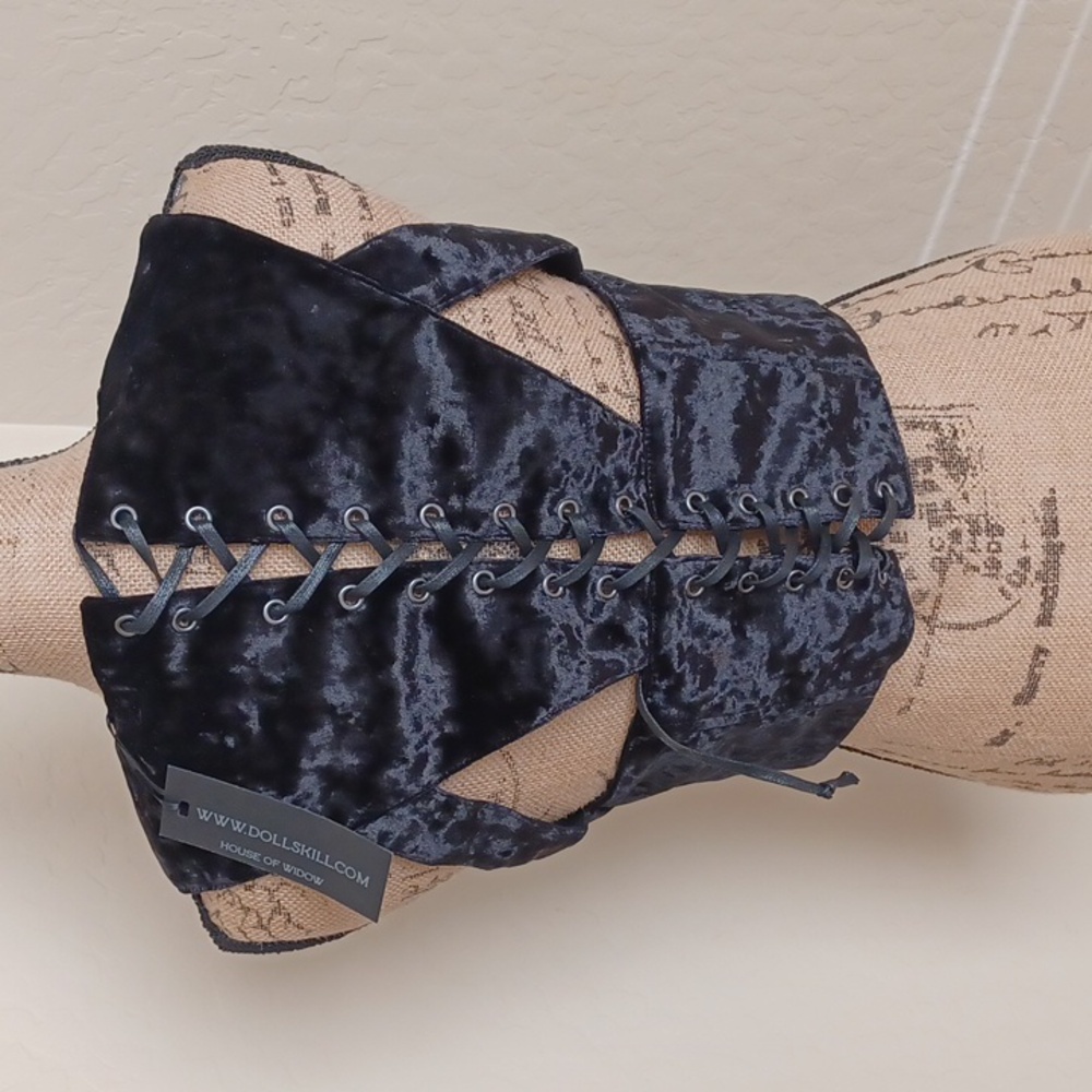 Widow black velvet corcet buckel on chest and lace in front and back LARGE - Picture 3 of 12